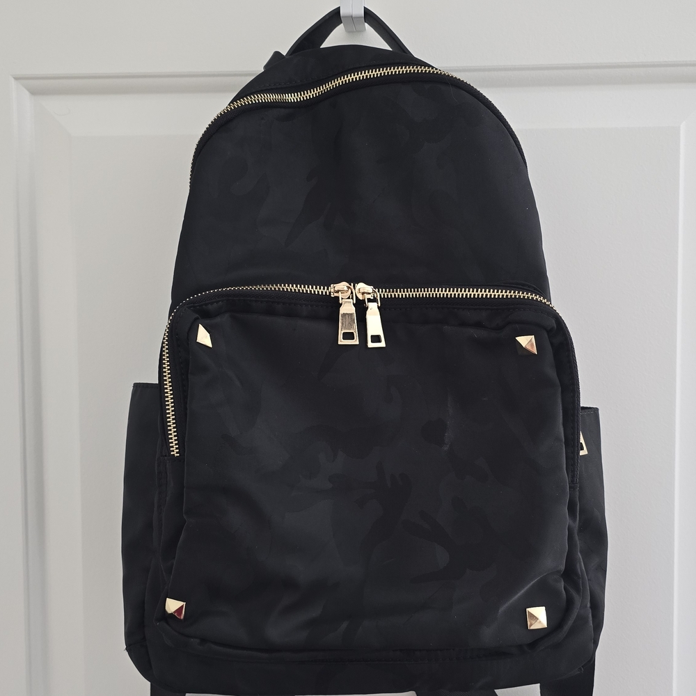 Urban Expressions Black and Gold Backpack